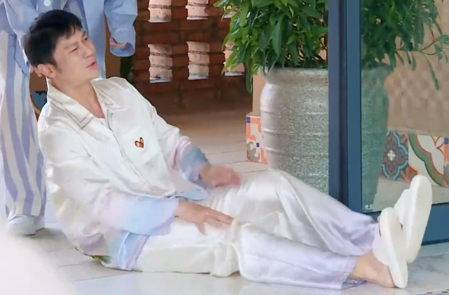 《奔跑吧》睡衣专场暴露明星身高：白鹿只穿拖鞋也比赵露思周深高