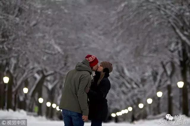 世界接吻日:街头热吻的TA们