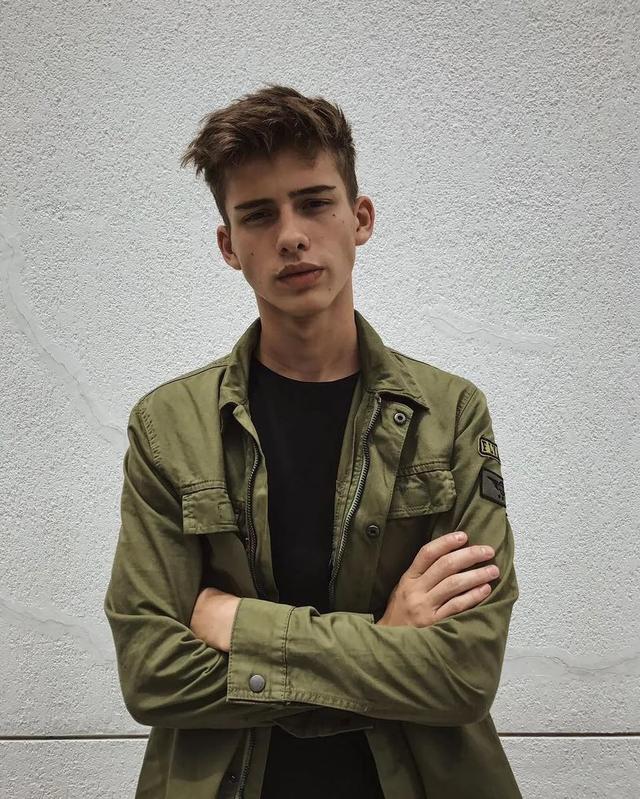 超级少年感的巴西男孩Lucca Schlenker