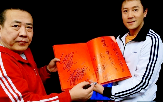 55岁蔡国庆：给痴呆母亲尽孝，养两个儿子，化解弟弟弟媳的矛盾