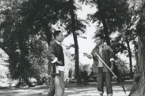 欢腾的小凉河，历史转折期的一部电影