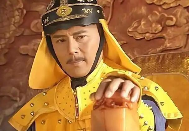 明明是同母三兄弟，多尔衮为何要亲近弟弟多铎，打压哥哥阿济格？