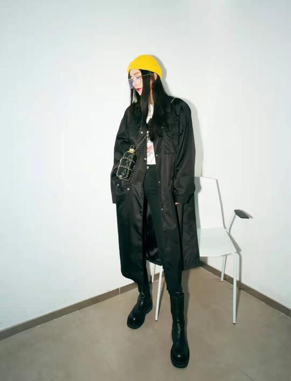 最近火了一种新穿法叫：“上半身少女，下半身欲女”，杨幂都上头