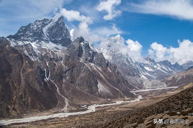 关于珠穆朗玛峰的30个有趣的事实，攀登珠峰的世界之最