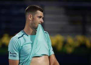 安贝尔(（外代二线）网球——迪拜锦标赛：安贝尔晋级四强)