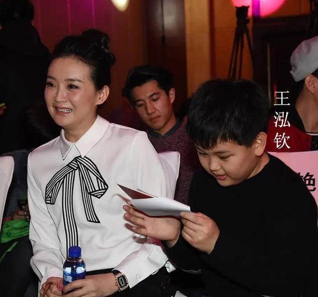 “晴格格”王艳：23岁嫁豪门，丈夫比她大11岁，婚姻让人羡慕