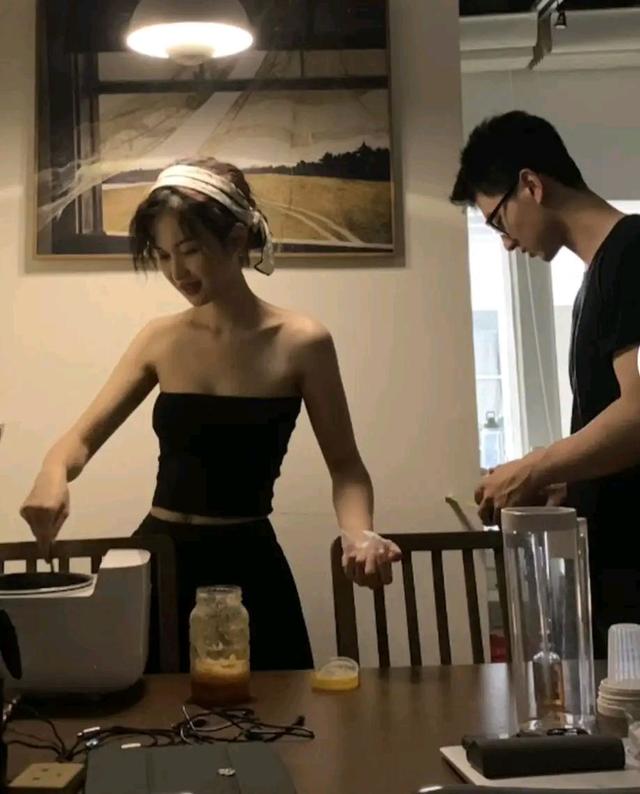 《半熟恋人3》超出节目外的惊喜，毫无交集的 严淼和天超在一起了