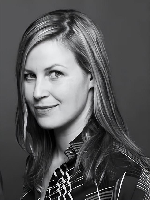 临终前，呼朋唤友，出海航行，随心所欲地生活