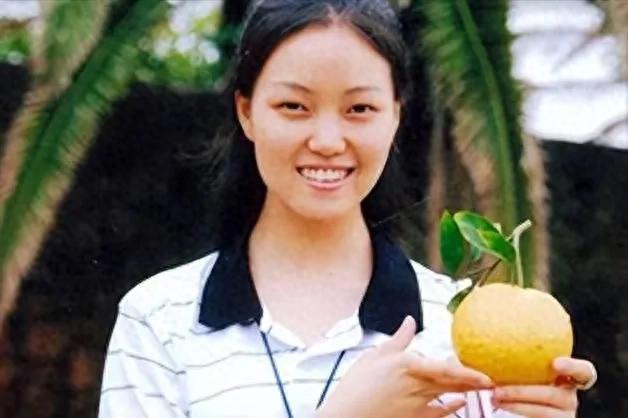 2012年，31岁女博士跳楼自杀，父母曝内幕：女婿特殊嗜好害了女儿