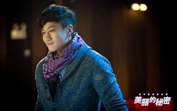 何润东长成这样，可他在剧里亲了50多个女神！