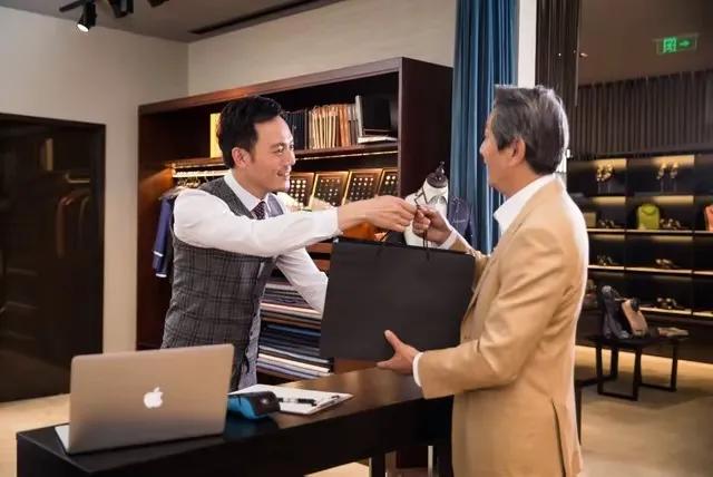 当你落魄后才发现：朋友、战友、同学，都不过是你人生中的过客