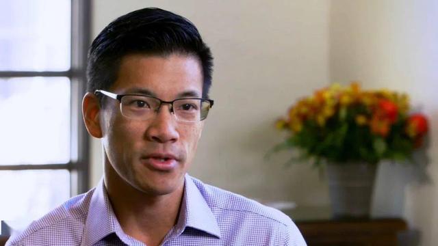 王力宏罕见晒大哥，王力德穿白大褂做科研，研究血癌学历全家最高