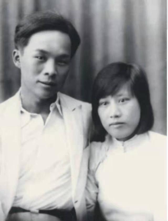 故事：张爱玲闺蜜苏青，曾是上海滩“文妓”，晚年蜗居10平米小屋