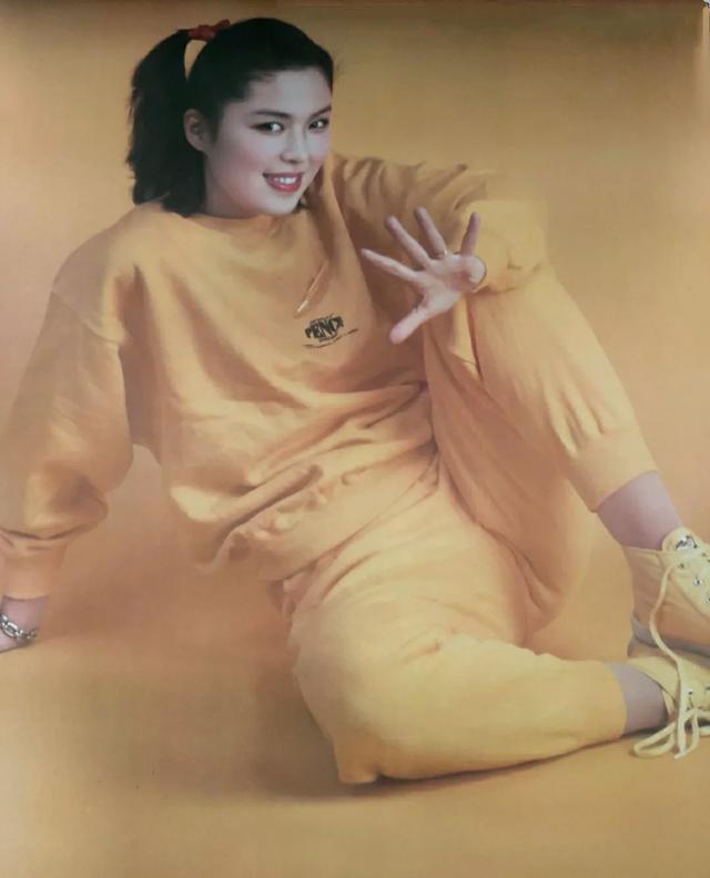 挂历欣赏（1001）——1993年阑室娇影：段仕萍程晓英麦小琴朱碧云