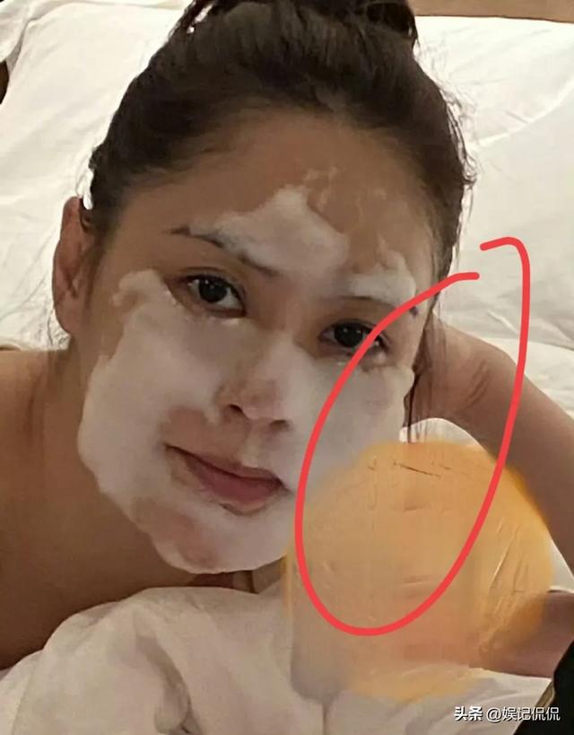 曝43岁阿娇私生活混乱！聊多个小男友，床照流出，聊天记录也曝光