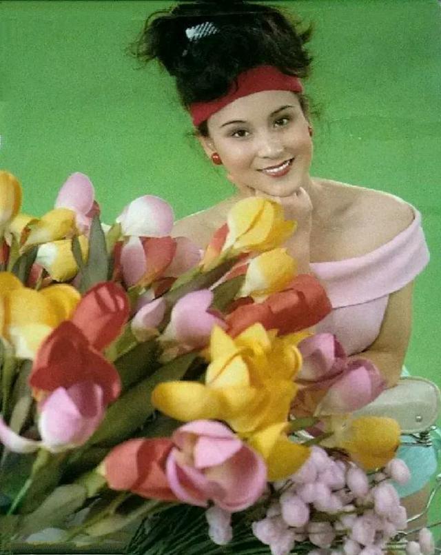 挂历欣赏（1001）——1993年阑室娇影：段仕萍程晓英麦小琴朱碧云