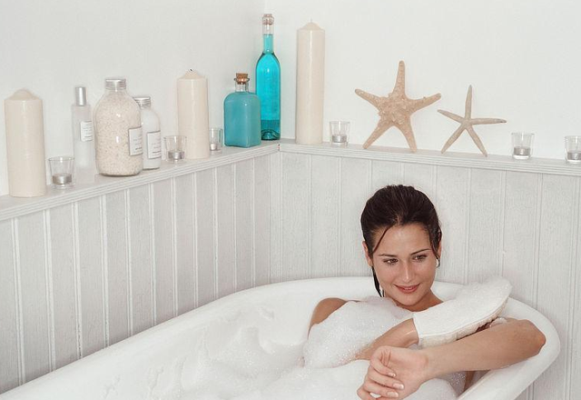 女性私处颜色深，是性生活多了？需要处理吗？别被男人“洗脑”了