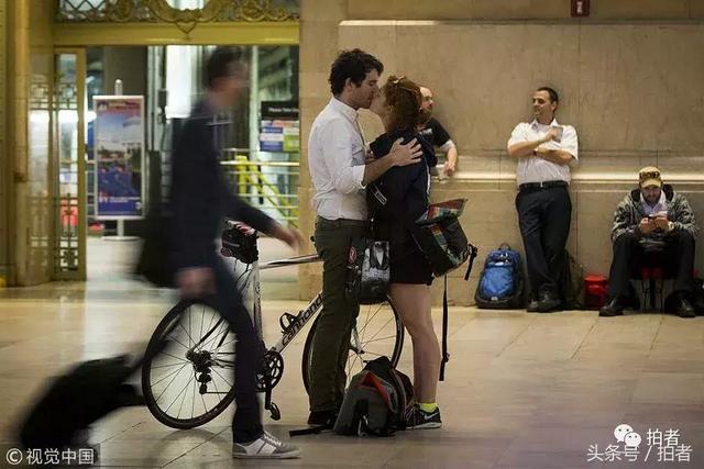 世界接吻日:街头热吻的TA们