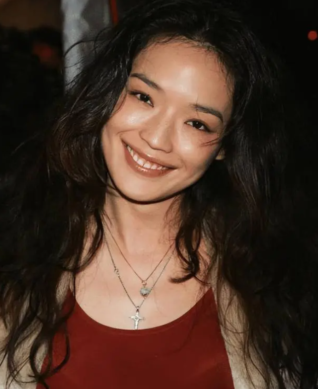 19岁舒淇拍“全裸写真”“三级片”一脱成名，老板亲自上场