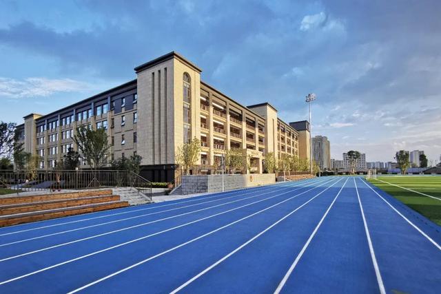 重庆市的4所民办国际学校：巴南2所，渝北2所，学费超级贵