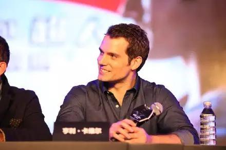 [蝙蝠侠大战超人：正义黎明]到底有多黑暗？