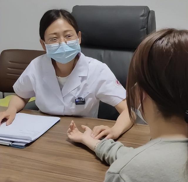 女性私处颜色深，是性生活多了？需要处理吗？别被男人“洗脑”了