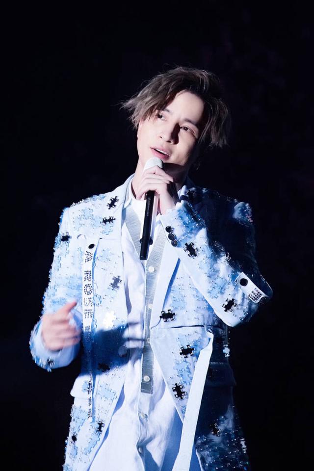 星途坎坷的薛之谦：高调与前妻复合，前女友爆料让他人设坍塌