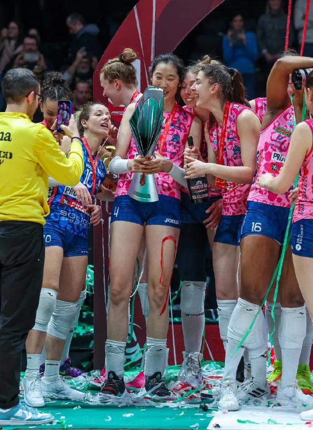 朱婷迎来赛季首冠！