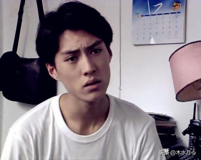 突发！47岁靳东官宣“新身份”，全网恭喜，吴越没有看走眼