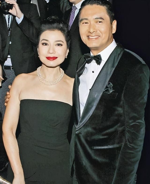 当年周润发为报知遇之恩，拍出了这部港片，却不小心成为了经典