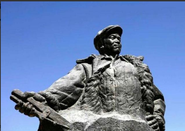 “铁人”王进喜47岁病逝，死后被葬入八宝山，5个子女现状如何？