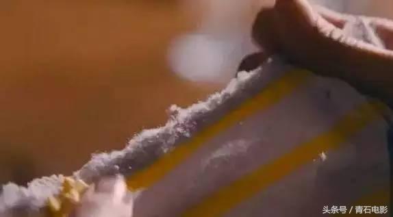 这部每集只有20分钟的连续剧短小精悍,被称为CBD小白领指南