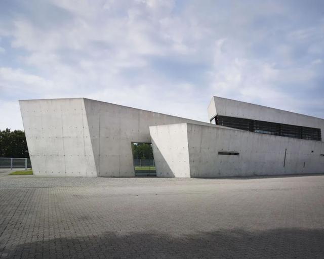 建筑师筱原一男“伞之家”德国重现，思考无用空间