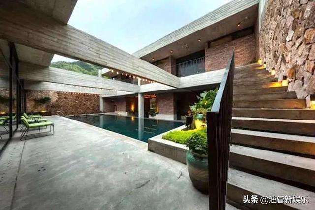 51岁万绮雯与老公定居内地兼开民宿 微博发千字文暗示已厌倦拍剧