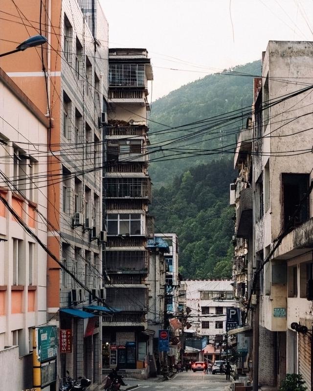 “最美女囚犯”毕丽梅，枪决后竟在火化场复活？家属：有冤不能杀