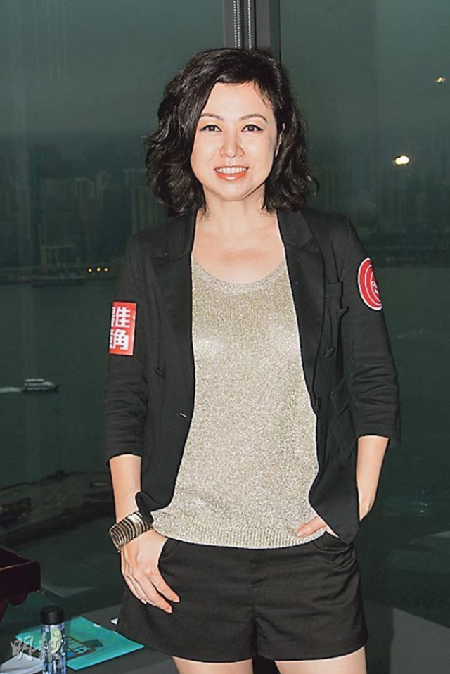 唐丽球：年轻时超美艳，嫁圈内好男人生一女，如今生活幸福美满