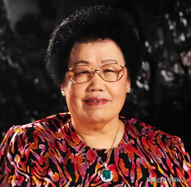 身价过百亿,坐拥北京一条街出门私人飞机,京圈内的富婆都有谁?