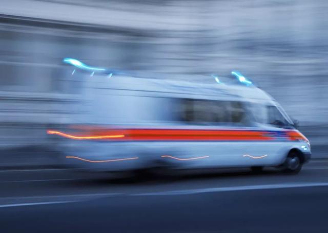 妻子ICU死里逃生后写下6个字，丈夫当场失声痛哭！