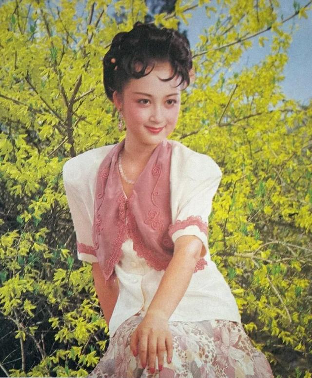 挂历欣赏（1001）——1993年阑室娇影：段仕萍程晓英麦小琴朱碧云