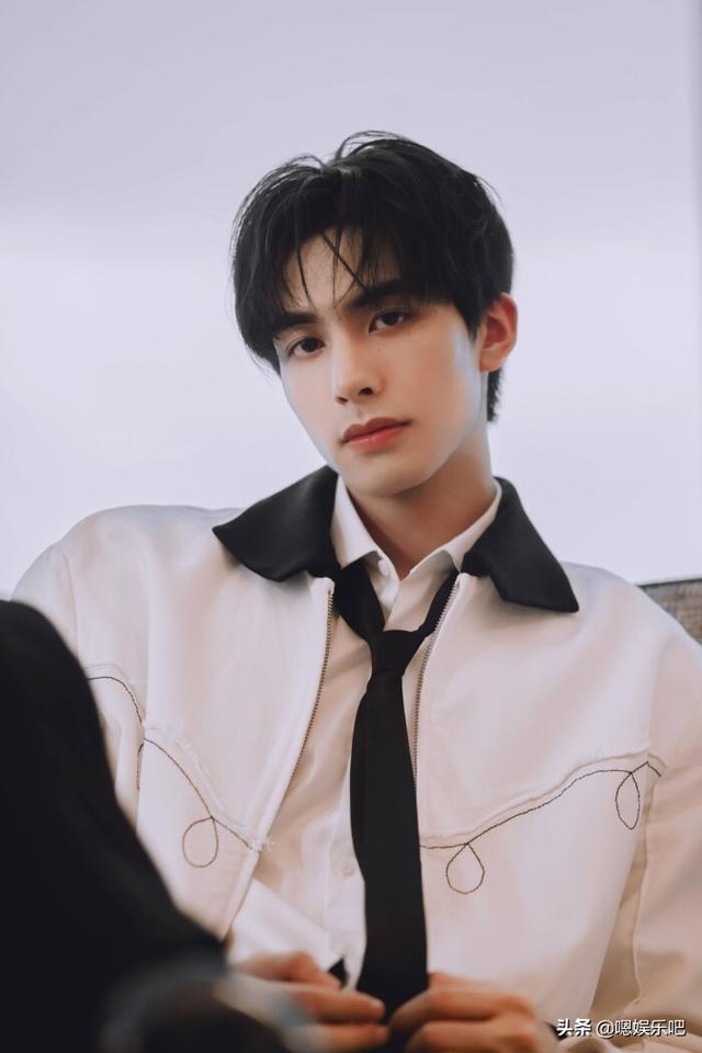 男明星的粉丝名字,王一博的小摩托、蔡徐坤的IKUN