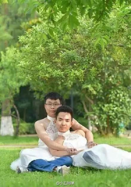 辣眼睛！看了这些男扮女装的妖娆毕业照，麻麻再也不想我毕业了！