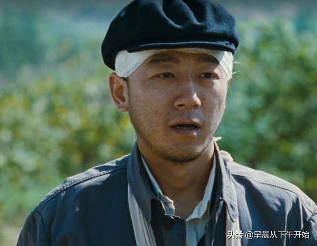 《活着》电影与原著对比,张艺谋导演为什么没有拍出所有的绝望?