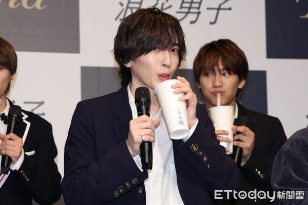 图多直击／道枝骏佑终于喝珍奶　「嘟嘴全记录」零死角帅颜融化全场