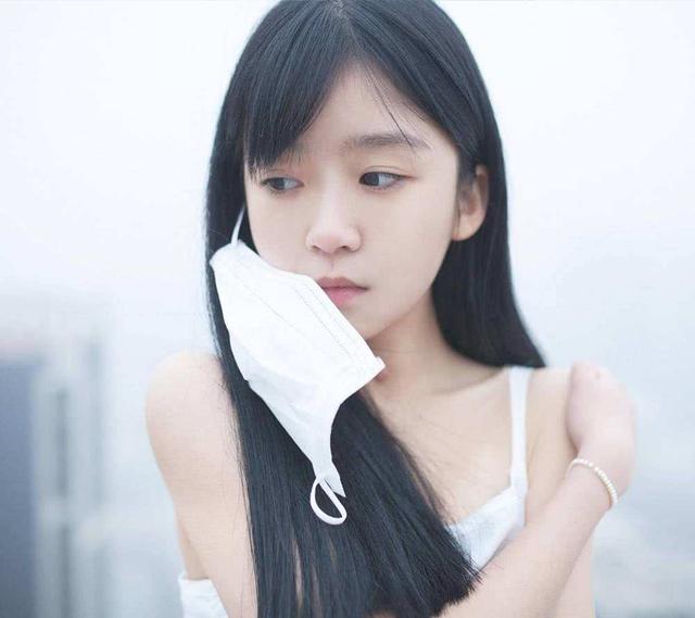 宋伊人：高学历新生代小花，清新婉约的怀旧风的代言人