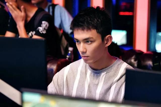 浅谈豆瓣7.7分的《穿越火线》值不值？不得不说~真香