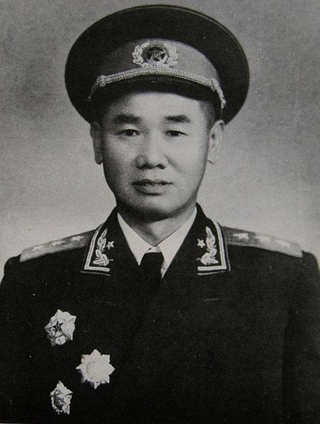 抗战时期，陈赓的4个搭档，建国后都是上将，其中一人官至副国级