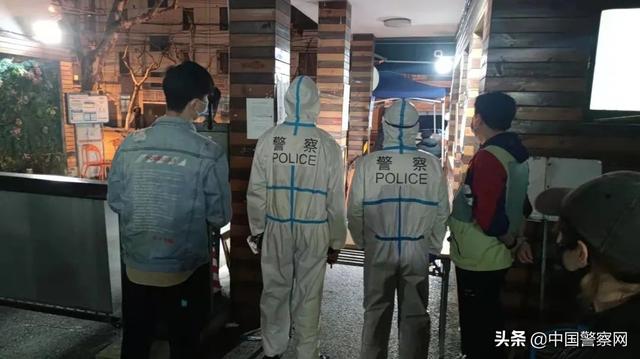 【疫情当前 警察不退】上海虹口：“三人小组”抗疫情