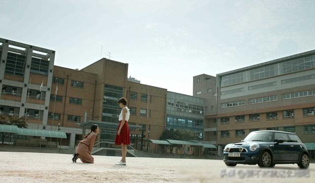 ​《女教师》，韩国19禁电影，两个女老师为争夺男学生无所不用