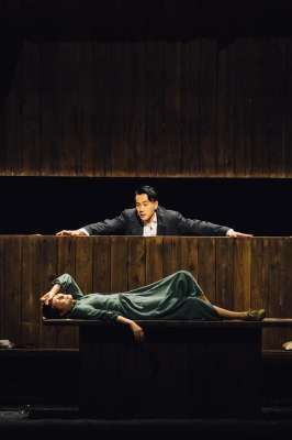 乱仑片(今天的我们为啥还要看《雷雨》？丨解读)