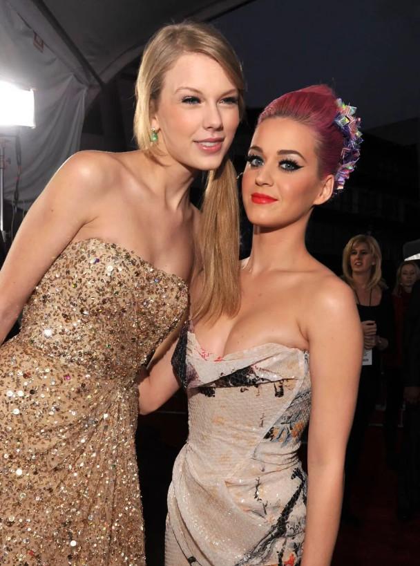 霉霉跟水果姐都和好了，姐妹之间的感情真的大过天啊